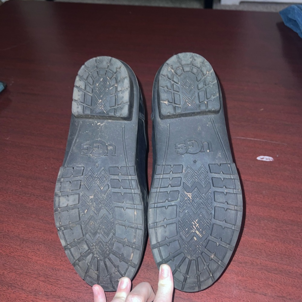 UGG Chevron Boots Black - Picture 6 of 6